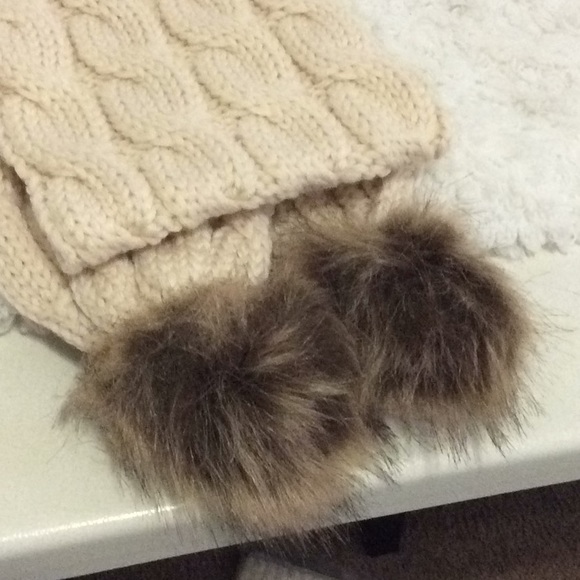 Insulated Cable Knit Hat and Scarf Set - Picture 8 of 8